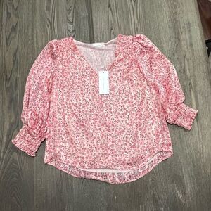 NWT Lust Blouse Top Floral V-Neck Puff 3/4 Sleeve Smocked Shoulder Red White M